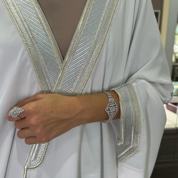 ELEGANT NEW BISHT