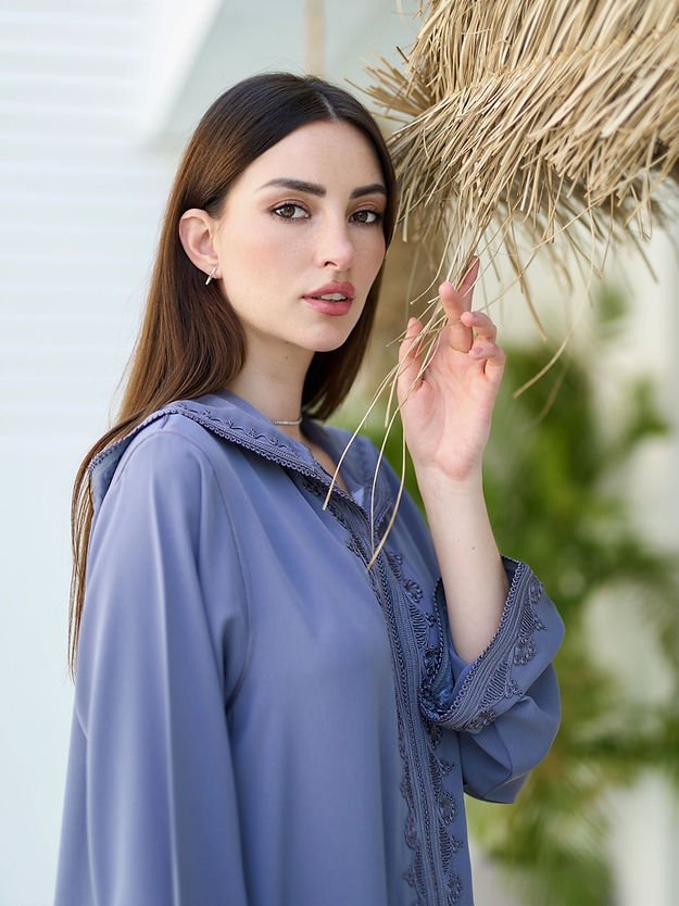 face5a_f6e3215d72f94cfe89435cf29022c57amv2.jpeg Bk22002 - Image 1